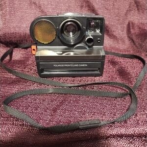 Vintage Polaroid Pronto Land Camera Sonar Onestep